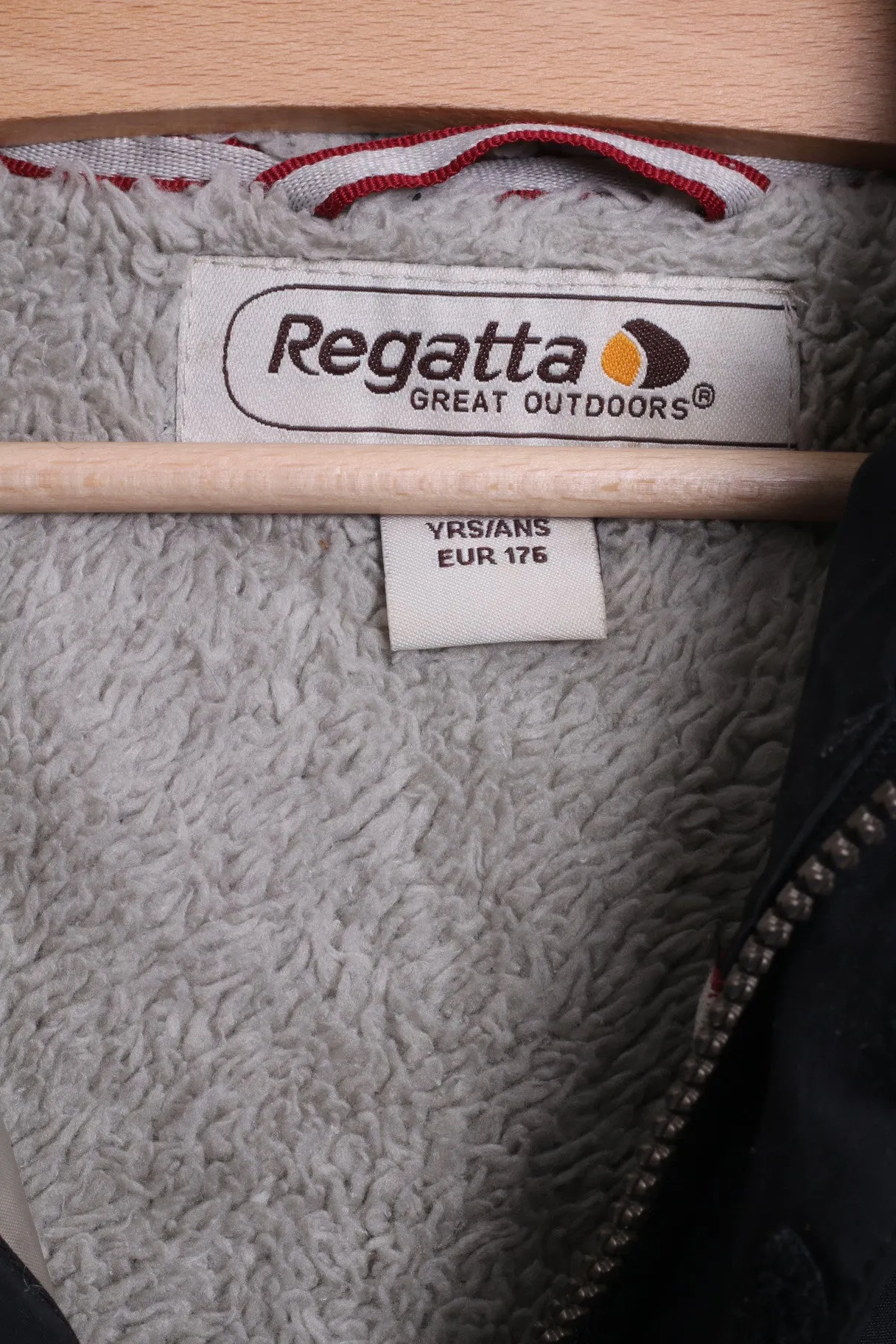 Regatta Girls Jacket 170 Parka Outdoor Black Bear Inside Hood